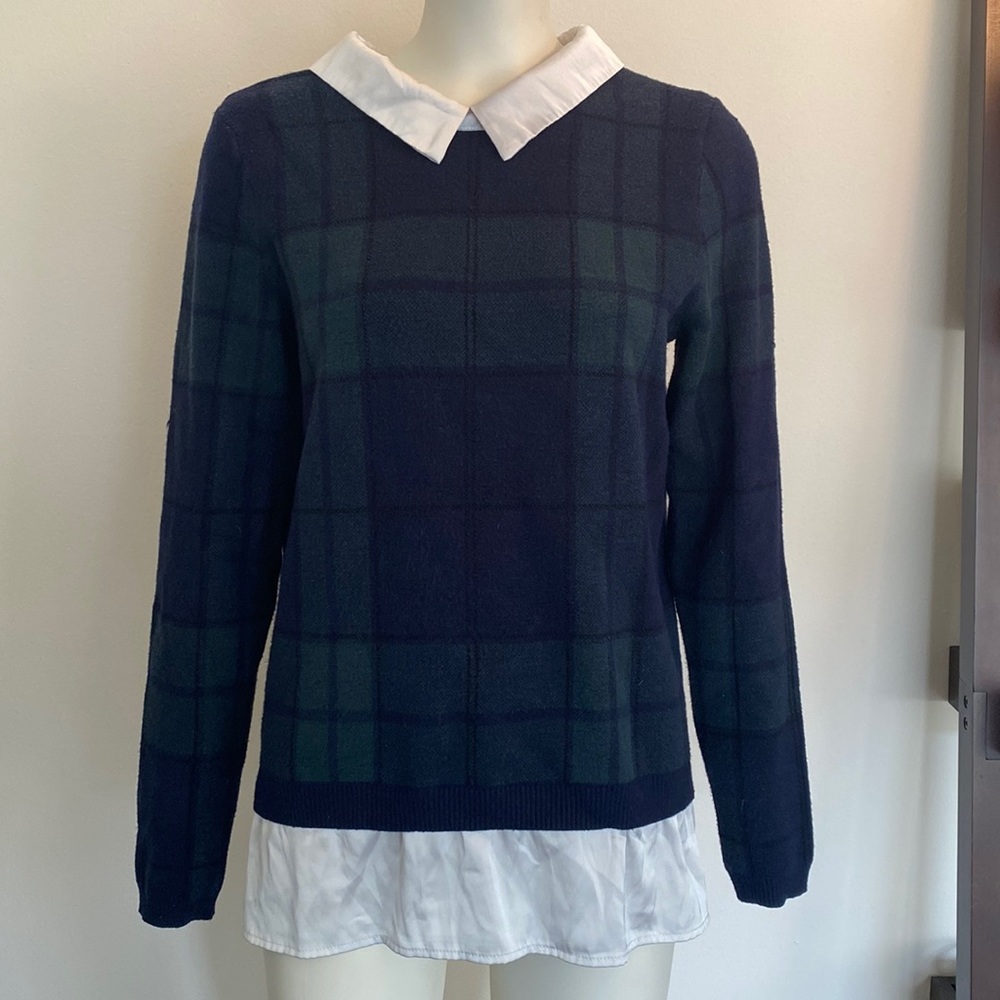 💖2/$25 Tahari Plaid Sweater with Built-In Undershirt